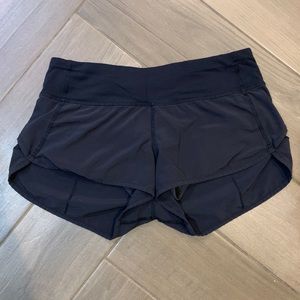 ✨Lululemon✨ Women’s Size 4 Shorts
